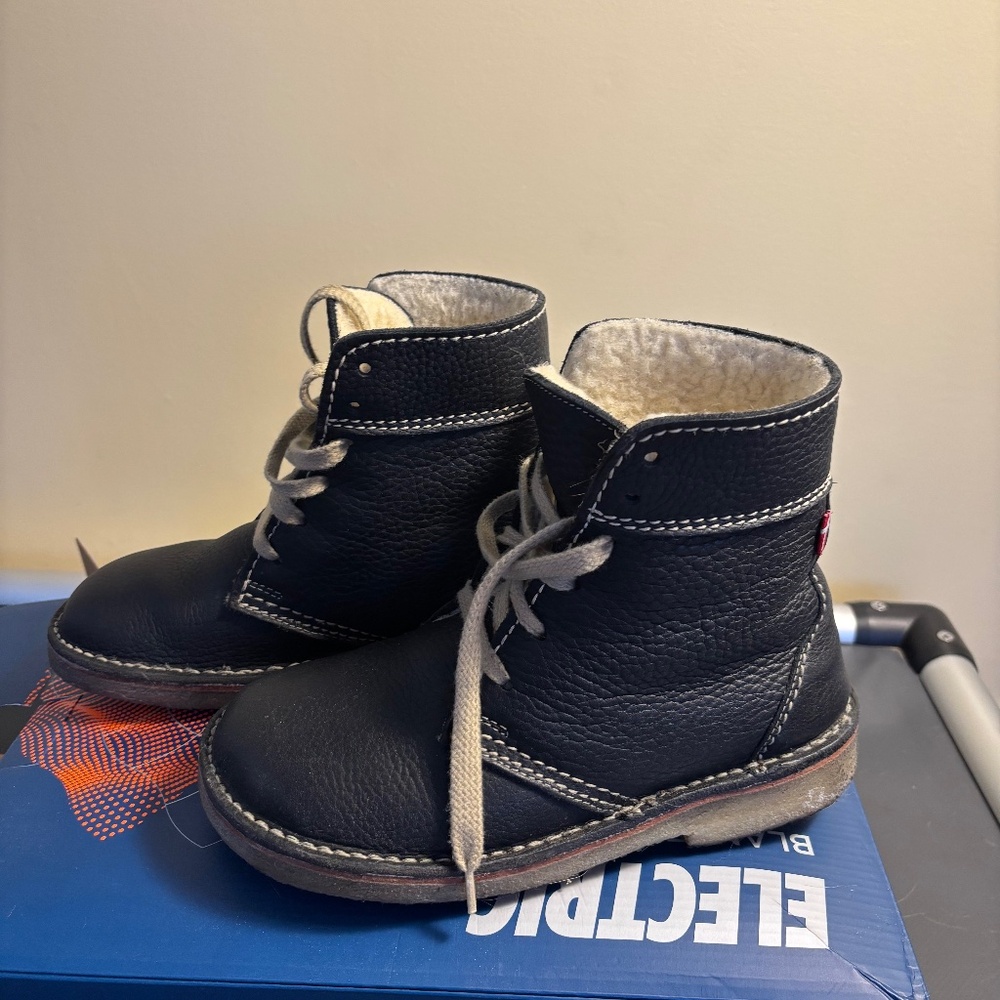 Stylish Black Leather Women's Boots